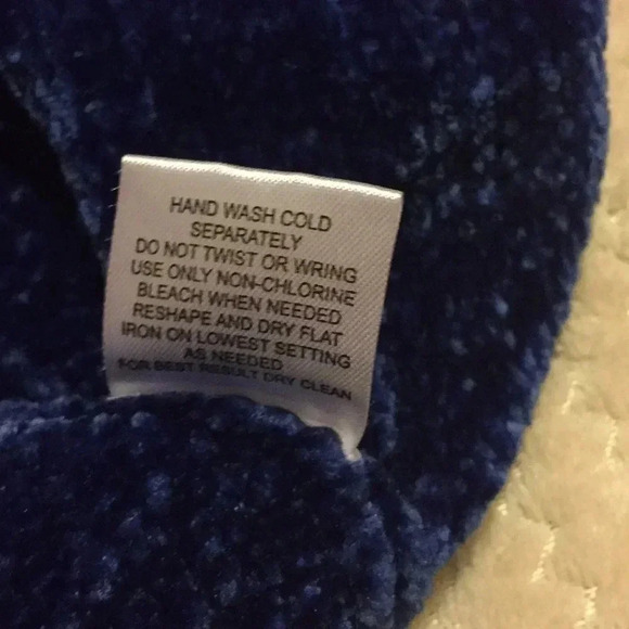 Pink Rose sweater - Picture 5 of 6